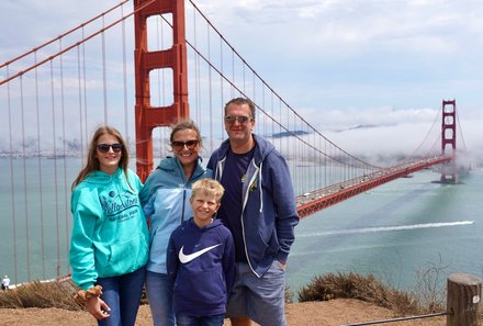 USA Südwesten mit Kindern - USA for family individuell - Kalifornien, Nationalparks & Las Vegas - Familie vor der Golden Gate Bridge in San Francisco