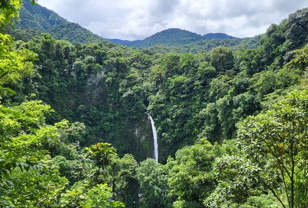 Familienreise Costa Rica - Costa Rica Family & Teens - Wasserfall La Fortuna im Regenwald