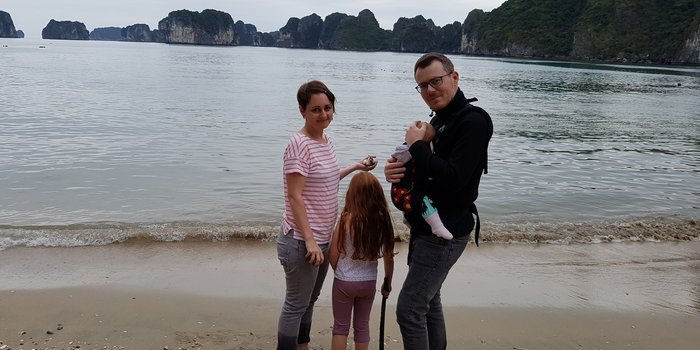 Vietnam mit Baby - Vietnam mit Baby und Kind - Erlebnisbericht - Familie am Strand Vietnam