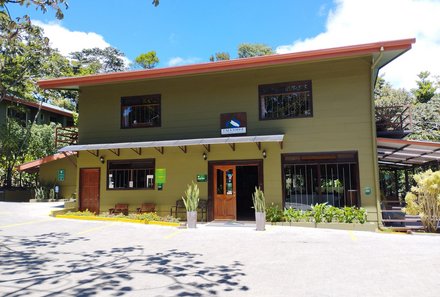 Familienreise Costa Rica - Costa Rica zum Bestpreis - Cala Lodge Santa Elena - Lodge Eingang