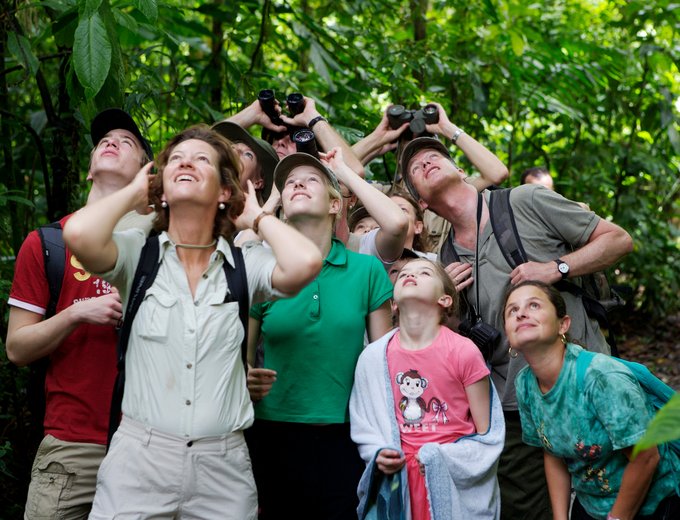 Familienreise Costa Rica - Costa Rica for family - Reisegruppe erforscht den Regenwald
