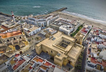 Andalusien for family - Familienreise Andalusien - Rota Stadt von oben 