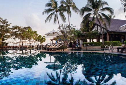 Thailand for family - Strandverlängerung Koh Samui - Peace Resort Samui - Pool mit Palmen