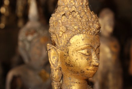 Laos und Vietnam Familienreise - Laos und Vietnam Reise mit Kindern - Pak Ou-Höhlen Goldener Buddha