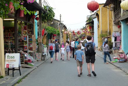 Vietnam & Kambodscha Familienreise - Vietnam-Kambodscha Family & Teens - Einkaufsstraße Hoi An 