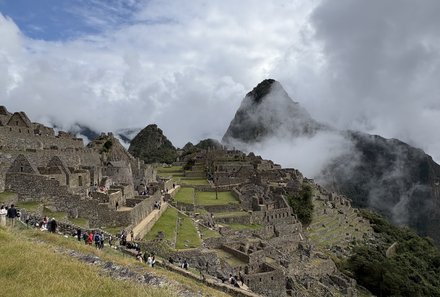 Peru Familienreise - Peru Teens on Tour - Machu Picchu mit Nebel