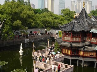 Familienreise_China_Shanghai - Huxingting-Teehaus im Yu-Garten