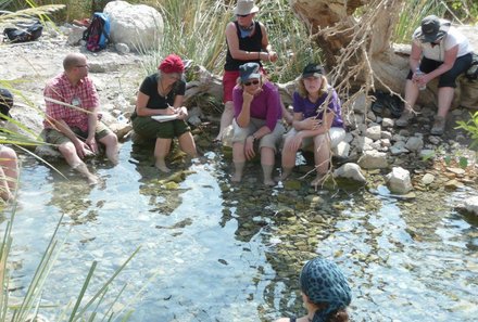 Israel mit Jugendlichen - Israel-Familienreise - Gruppe im Bach