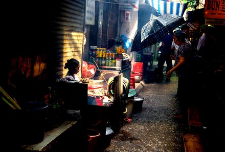 Laos und Vietnam Familienreise - Laos und Vietnam Reise mit Kindern - Nachtleben Altstadt Hanoi