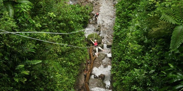 Abenteuerreisen mit Kindern - Canopy schwingen