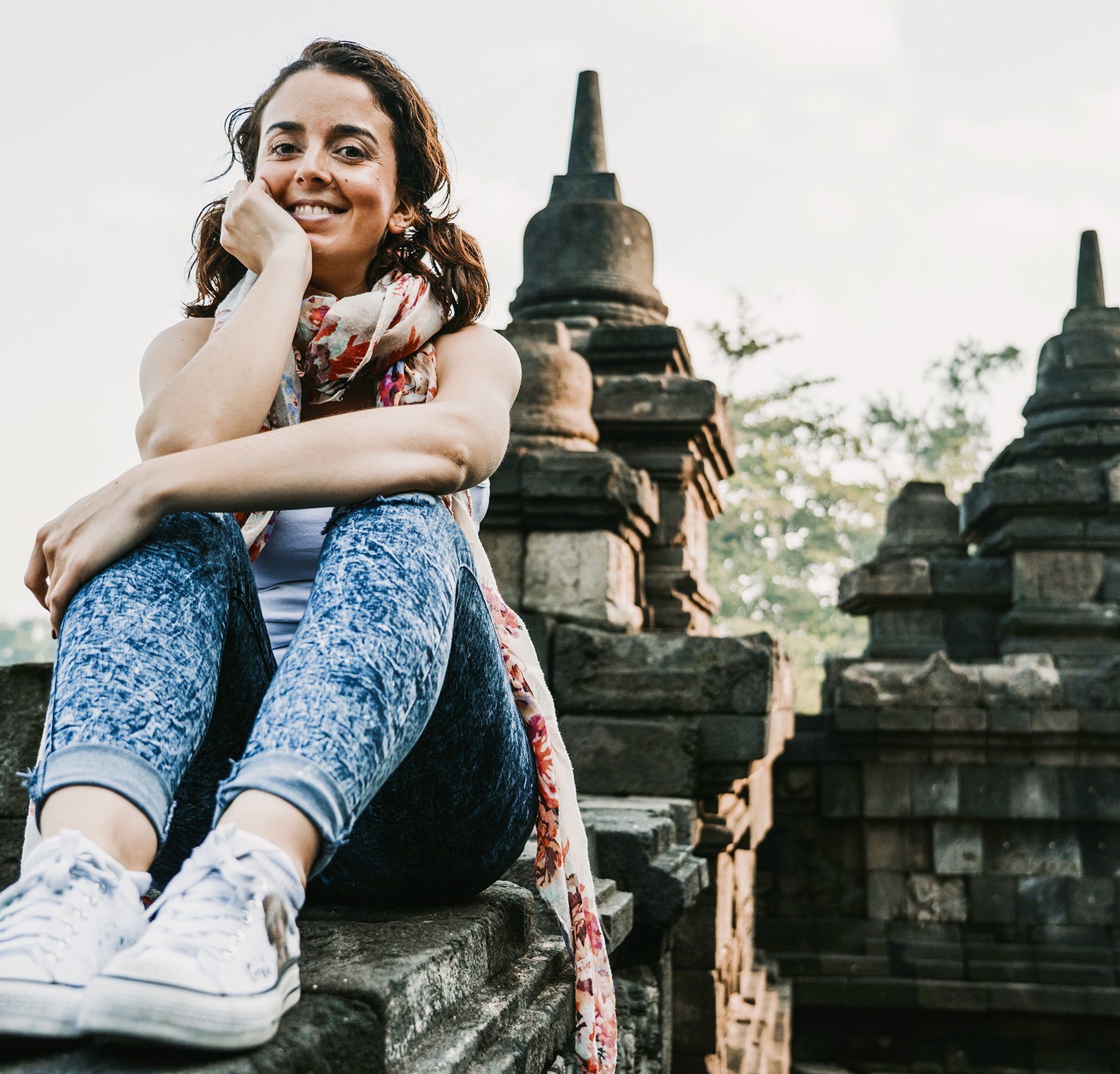 Familienreisen mit Jugendlichen - Family & Teens Angebot - Mädchen sitzt in Indonesien