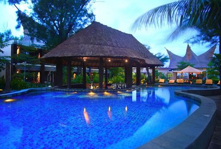 Bali Familienreise - Bali for family - Astons Sunset Beach Resort Gili Island Außenpool