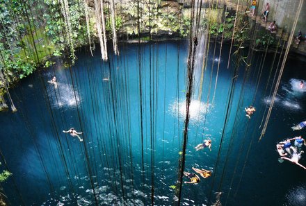 Mexiko Familienreise - Cenote Yokdzonot - Höhle mit türkisblauem Wasser