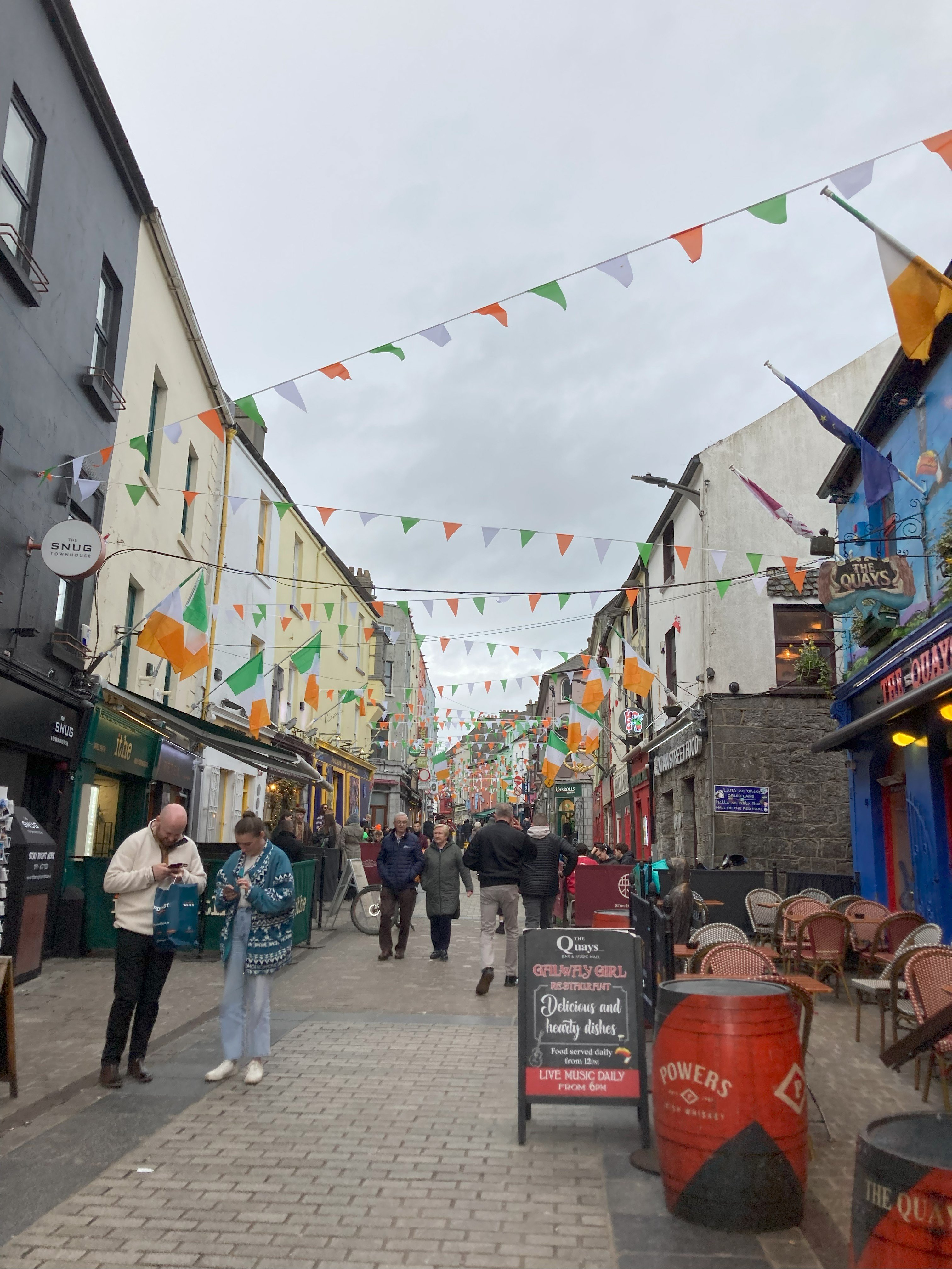 Irland mit Kindern Tipps - Irland mit Kindern Erfahrungen - Straße in Galway