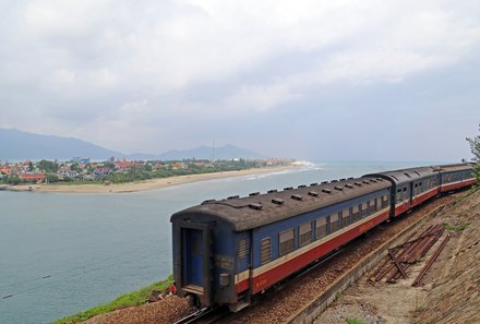 Vietnam for family - Familienreise Vietnam - Nachtzug an der Küste