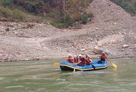 Nepal Familienreisen - Nepal for family - Raftingboot auf dem Trishuli-Fluss