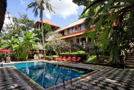 Bali Familienreise - Bali for family - Freizeit in Ubud - Hotelpool des Arma Museum & Resort