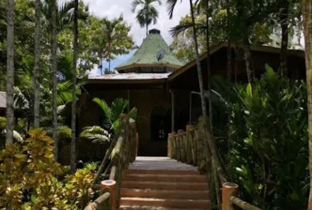 Malaysia Family & Teens - Familienreise Malaysia - Sepilok Jungle Resort - Treppe