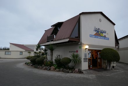 Namibia Familienreise - Namibia Family & Teens - Alte Brücke Resort - Eingang