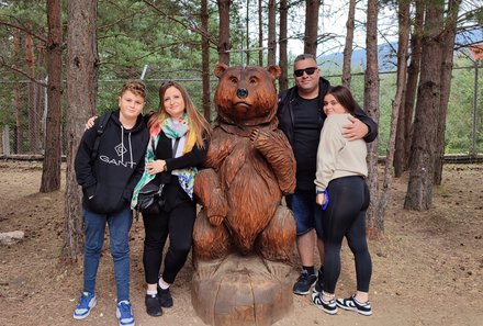 Bulgarien Familienreise - Bulgarien mit Kindern - Hotel Budapest Sofia - Familie im Bärenwald