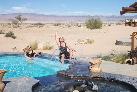 Namibia mit Kindern - Namibia for family - Desert Camp Pool