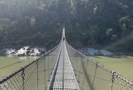 Nepal mit Kindern - Nepal Trekking mit Kindern - Hängebrücke beim Trekking