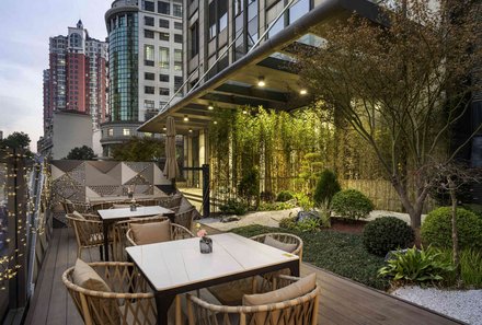 China for family - China Familienreise mit Kindern - Novotel Shanghai Jingan - Terrasse
