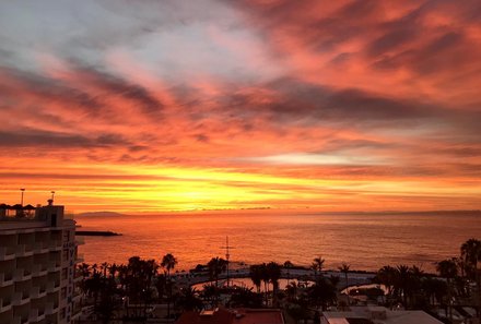 Teneriffa Familienurlaub - Teneriffa for family - Puerto de la Cruz - Sonnenuntergang mit Blick aus Meer