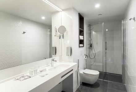 Baltikum for family - Wellton Riverside Hotel - Badezimmer