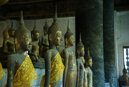 Laos und Vietnam Familienreise - Laos und Vietnam Reise mit Kindern - Pak Ou-Höhlen Buddha Skulpturen
