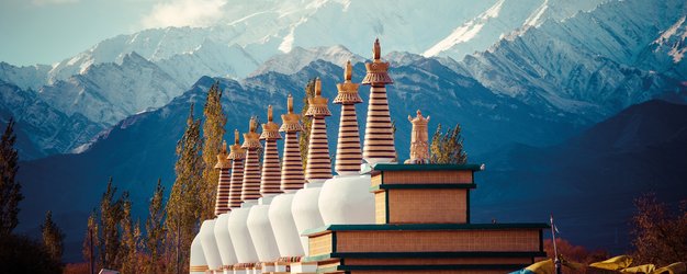 Ladakh Familienreise - Tempel im Gebirge