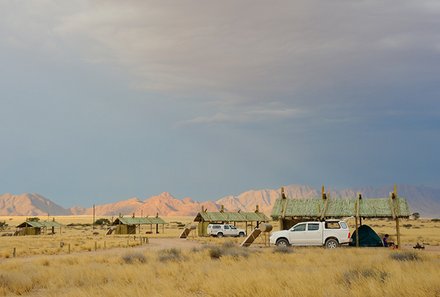 Namibia mit Kindern - Namibia for family individuell Dachzelt - Sossus Oasis Camp Außenansicht