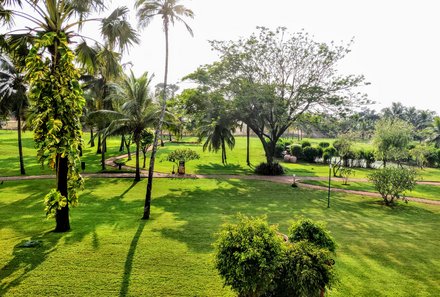 Indien mit Kindern - The Zuri White Sands Goa Resort - Hotelanlage mit Garten