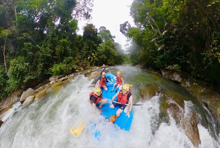 Familienreise Malaysia - Malaysia & Borneo Family & Teens - Familie im Raftingboot