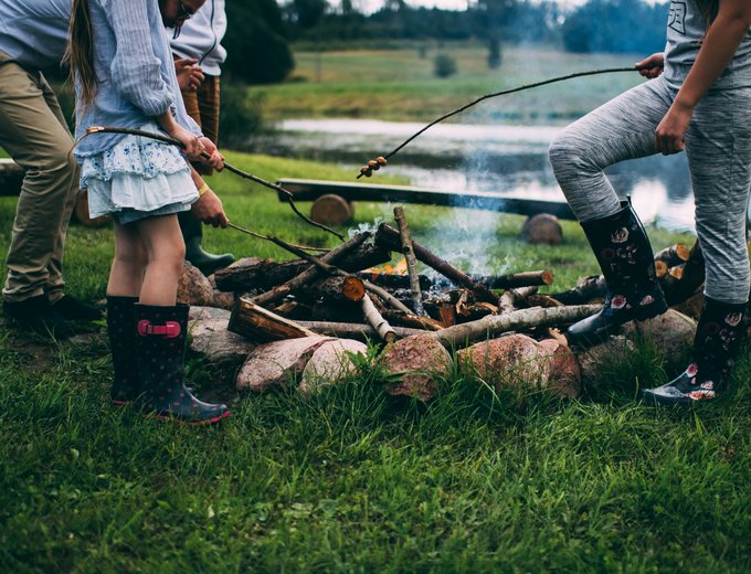 Schweden Familienurlaub - Schweden mit Kindern - Kinderprogramm Natur Lagerfeuer