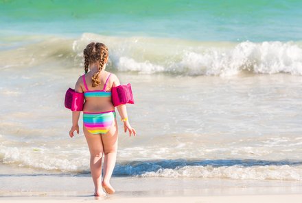 Kuba Familienreise - Kuba for family - Kind mit Schwimmflügeln