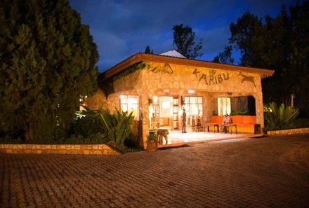 Tansania Familienreise - Tansania fo r family - Bougainvillea Safari Lodge - Eingang