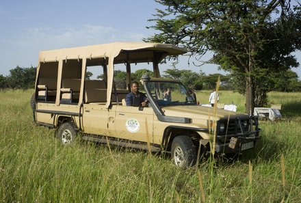 Tansania Familienreise - Tansania Family & Teens individuell - Serengeti - Jeep mit Ranger