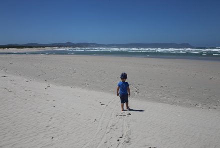 Garden Route for family - Familienreise Südafrika - Kind am Grotto Beach