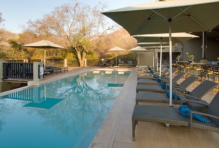 Südafrika Familienreise - Safari Strand - Aha Shepherd's Tree Game Lodge - Pool