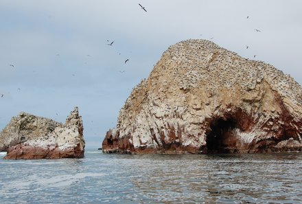 Südamerika Reisen mit Kindern - Peru mit Kindern - Felsen im Meer