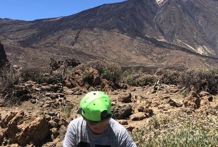 Teneriffa Familienurlaub - Teneriffa for family - Kind mit Teide im Hintergrund