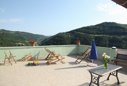 Familienurlaub in Piemont - Gemeinschaftsterrasse Azienda Gallo