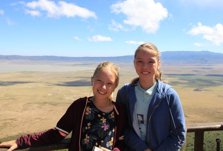 Tansania Familienreise - Tansania for family individuell - Kinder am Ngorongoro Krater