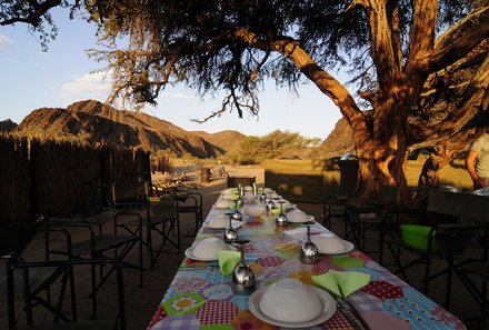 Familienurlaub Namibia - Namibia mit Teenagern - Essen mit Aussicht