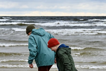 Baltikum for family - Kinder am Strand von Jurmala
