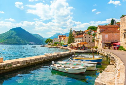 Familienreise Montenegro - Montenegro mit Kindern - Perast Boote