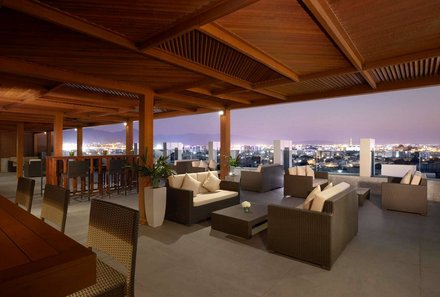 Oman for family individuell - Royal Tulip Muscat -  Lounge mit Sonnenuntergang