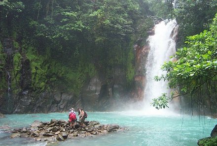 Familienurlaub Costa Rica - Costa Rica for family - Menschen am Rio Celeste