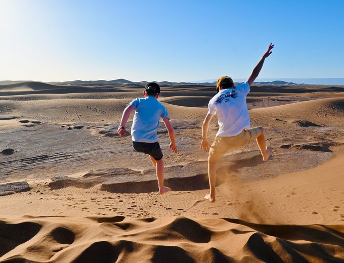 Marokko Familienreise - Kinder in der Wüste
